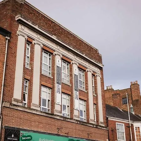 Centre - 1 Bedroom Flat - Free Parking