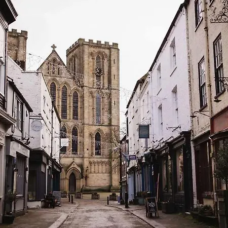 Centre - 1 Bedroom Flat - Free Parking Ripon